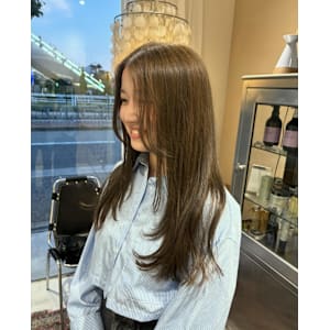 オリーブベージュ