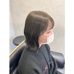 Olive beige 透明感抜群の艶カラー