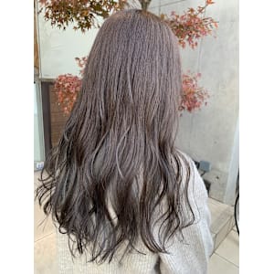 ◯赤みを抑えた透明感グレージュ◯