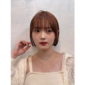 丸ボブ　ストレート　フェミニン　イエベカラー　艶カラー