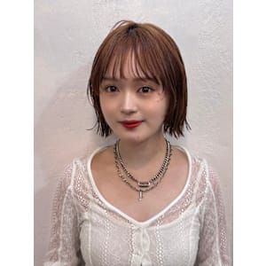 オレンジブラウン　ミニウルフ　顔周りレイヤー　ワイドバング