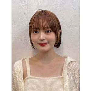 丸ボブ　ストレート　フェミニン　イエベカラー　艶カラー