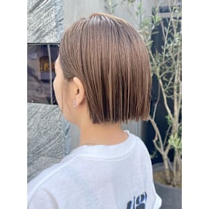 ストレートパーマ　ハイライトミニボブ