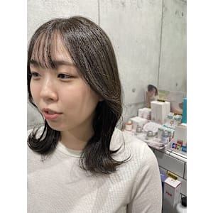 顔周りレイヤー、オリーブグレージュカラー