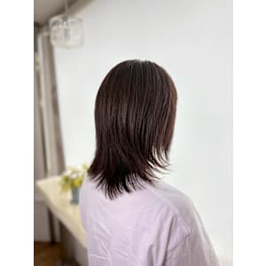 外ハネミディアムボブ