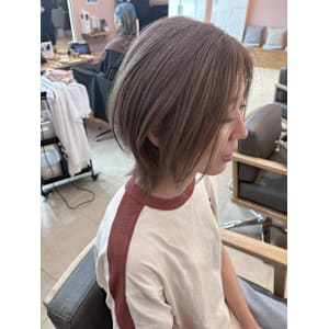 柔らかミルクティーベージュ/ブリーチカラー/ベージュ