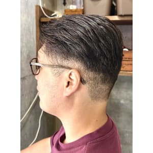 グラデーション刈り上げ×毛流れパーマ