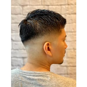 フェードカット - 銀座マツナガ 新宿野村ビル店【ギンザマツナガ シンジュクノムラビルテン】掲載中