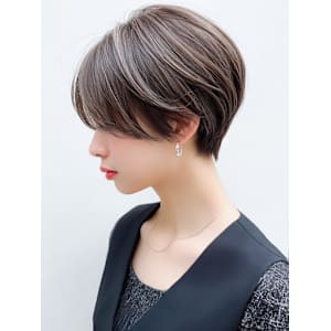 丸みショート ひし形 絶壁解消 立体感ショート アッシュ