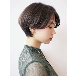 ひし形ショート マロンブラウン センターパート 透明感カラー