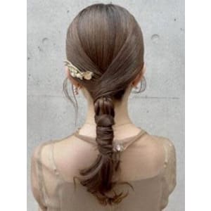 #皮ひもヘアセット　#大人のポニーテール