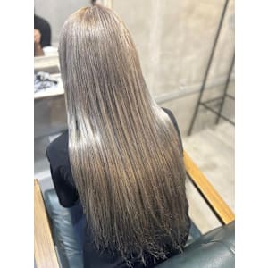 シルバーカラー/ロングヘア