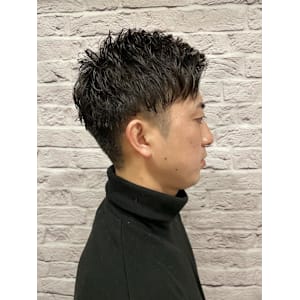 ツーブロックショート×緩アイロンパーマ