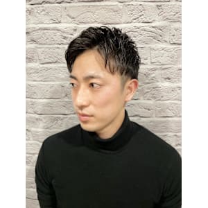 ツーブロックショート×緩アイロンパーマ