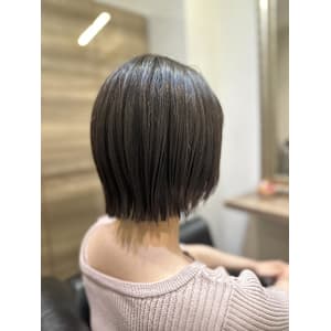 顔まわりレイヤーボブ