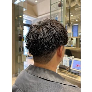 王道メンズパーマ◎波打ちパーマ×センターパート爽やか