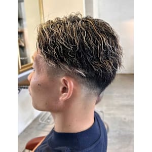 ナチュラルフェード×ハイライトブリーチ