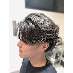 無造作感が魅力のラフパーマ