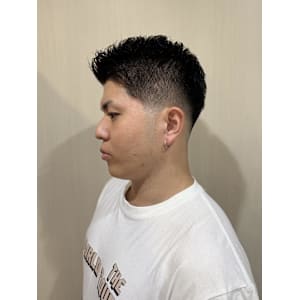 かき上げバング束感フェードショート - グレイスフルバーバー プラチナム【グレイスフルバーバー プラチナム】掲載中