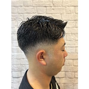 大人のスキンフェードカット - 銀座マツナガ 新宿パークタワー店【ギンザマツナガ】掲載中