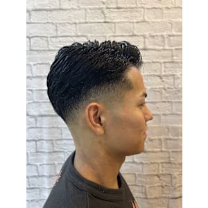 ツーブロック×スキンフェード