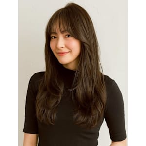 オリーブベージュ 顔周りカット ウェーブヘア 前髪カット 