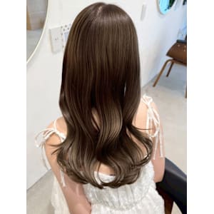 オリーブグレージュ