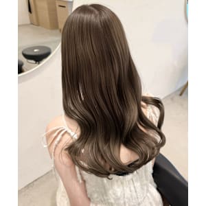 オリーブグレージュ