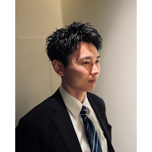 ビジネスシーンにも馴染む！ラフピンパーマショート