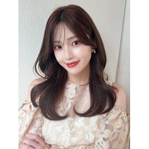 大人かわいいくびれヘアセミロング × ミルクティーベージュ