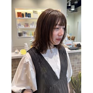 ミディアム/顔まわりレイヤー