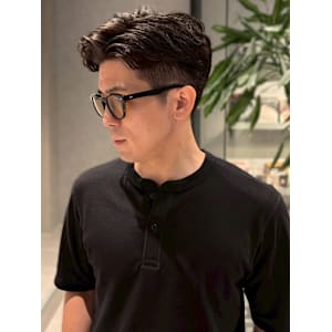 センターパート ニュアンスパーマ ツーブロック 毛流れパーマ