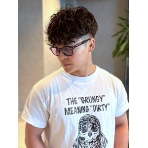 スペインカール 刈り上げ スパイラルパーマ 眉毛カット