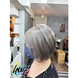 シルバーグレージュ×大人ショート ボブ 【茅ヶ崎髪質改善】