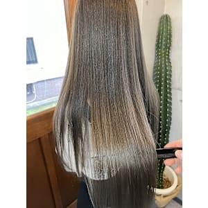 ラテグレージュ×うる艶質感の髪質改善♪