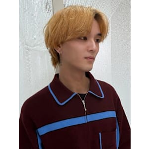 センターパート マッシュ 金髪 ニュアンスパーマ ブリーチ