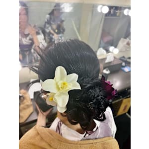 【ヘアセット】 浴衣 シニヨン風 白花飾り付き ゆるふわまと