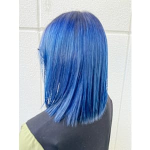ブリーチオンカラー/ブルー/切りっぱなしBOB