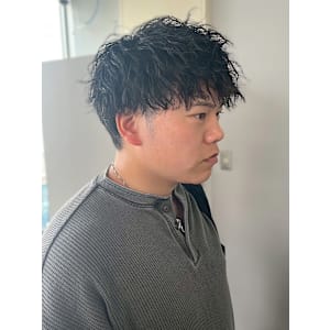 ツイストパーマ 束感 ツーブロック メンズパーマ 20代