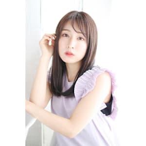 透け感バングのナチュラルストレート