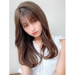 大人かわいいくびれヘアセミロング × ミルクティーベージュ