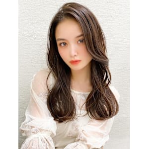 大人かわいいくびれヘアセミロング × ミルクティーベージュ