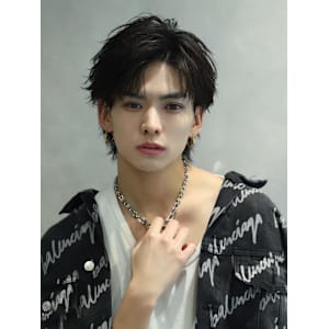 ツーブロックフェザーショート