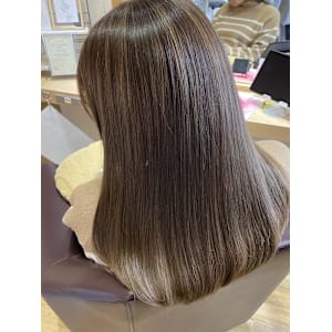 酸性矯正☆透明感ハイライト - EMU international 白岡 CUTE店【エムインターナショナル】掲載中