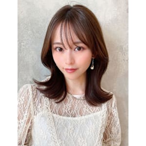 2wayバングでイメチェン！顔まわりレイヤーくびれヘアが人気