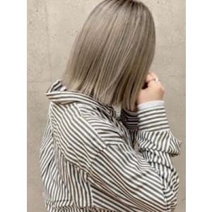 #アッシュベージュ　#切りっぱなしボブ