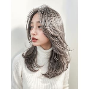 透明感ブリーチ♪アッシュベージュ×外ハネレイヤー