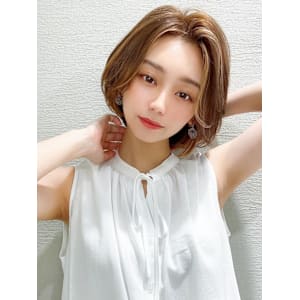 30代40代に人気の大人かわいい前髪ありのくびれショート