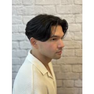 センターパート×スキンフェード【新宿/バーバー/理容室】