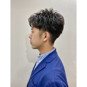 ツーブロックフェザーショート【新宿/理容室/バーバー】